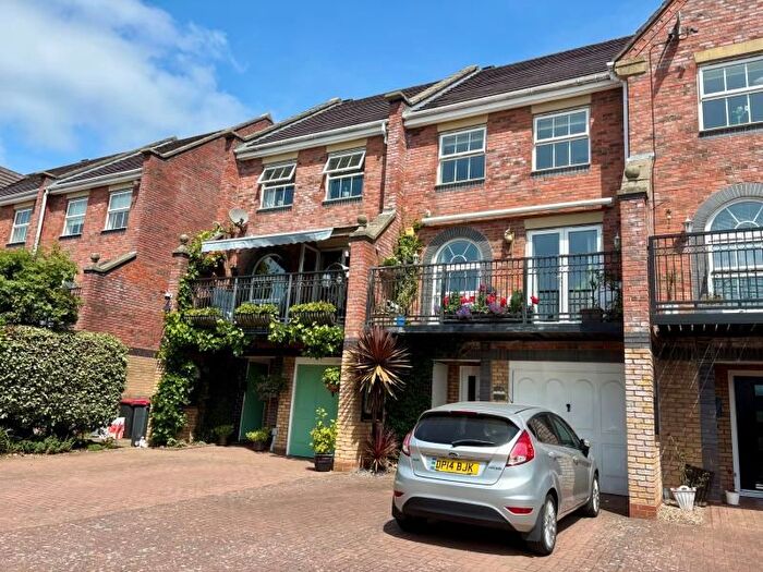 3 Bedroom Town House For Sale In Collett Way, Priorslee, TF2