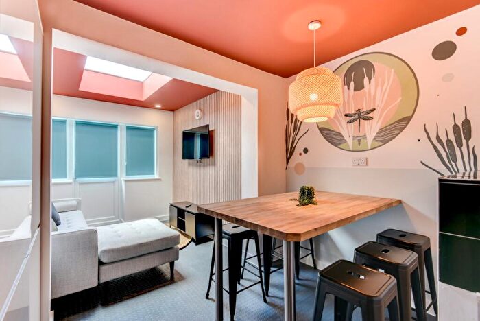 6 Bedroom House To Rent In Hogarth Walk, Bristol, BS7