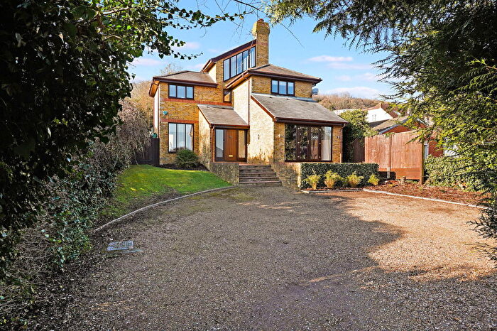 5 Bedroom Detached House For Sale In Rochester Road, Halling, Rochester, ME2