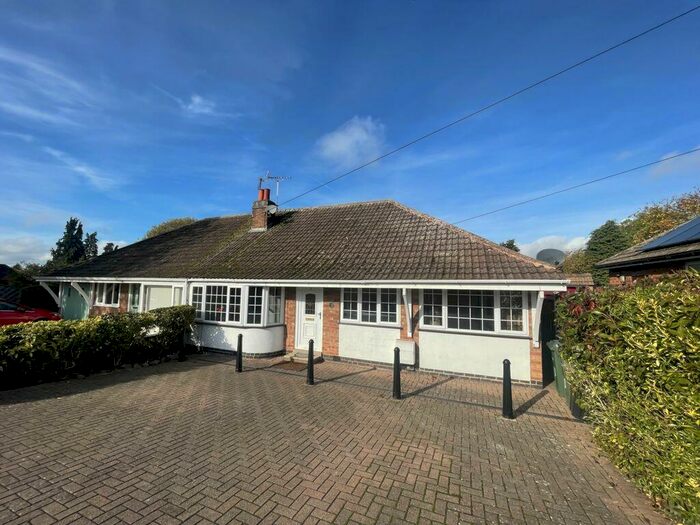 3 Bedroom Bungalow To Rent In Charles Way, Oadby, LE2