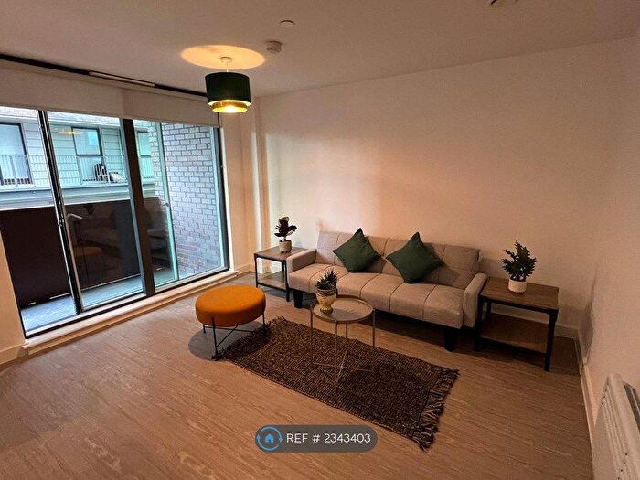 2 Bedroom Maisonette To Rent In Salford, Salford, Greater Manchester, M5