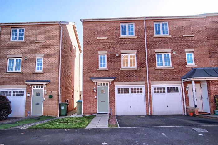 3 Bedroom End Of Terrace House To Rent In Water Avens Way, Stockton-On-Tees, TS18