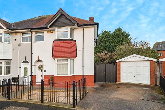 3 Bedroom Semi Detached House For Sale In Fire Station Houses, Southcoates Lane, Hull, HU9