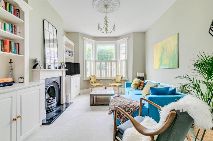 4 Bedroom Detached House To Rent In Bassingham Road, London, SW18