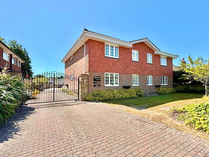 2 Bedroom Flat For Sale In Barnhorn Road, Bexhill-On-Sea, TN39