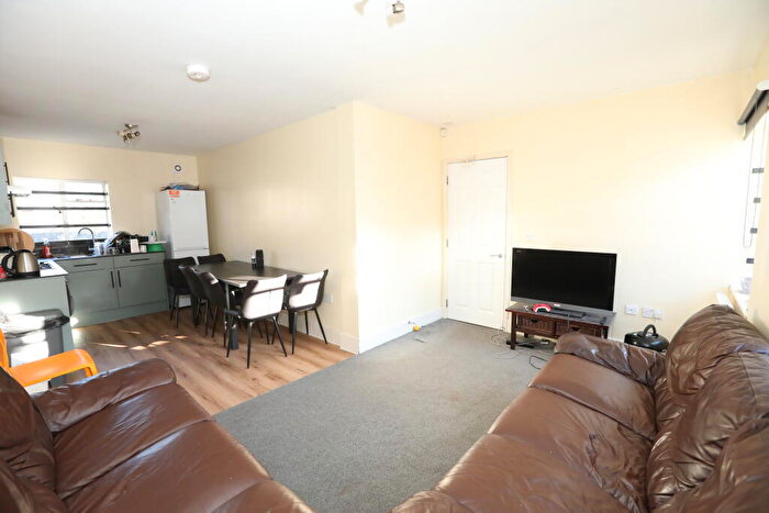 1 Bedroom Flat To Rent In Carlton House, Bristol (Ca), RL1