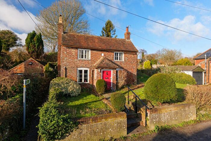 2 Bedroom Detached House For Sale In The Row, Elham, CT4