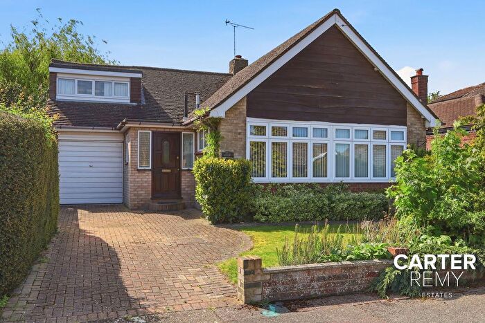 3 Bedroom Chalet For Sale In Woodward Close, Grays, RM17