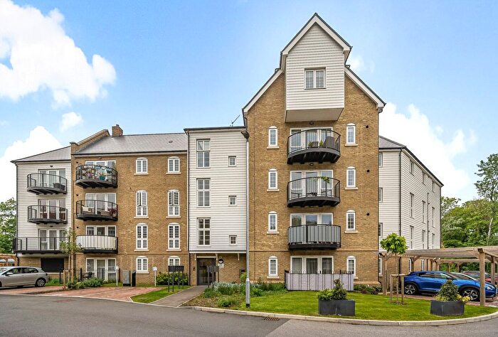 1 Bedroom Flat For Sale In Gunpowder Road, Worcester Park, Surrey, KT4