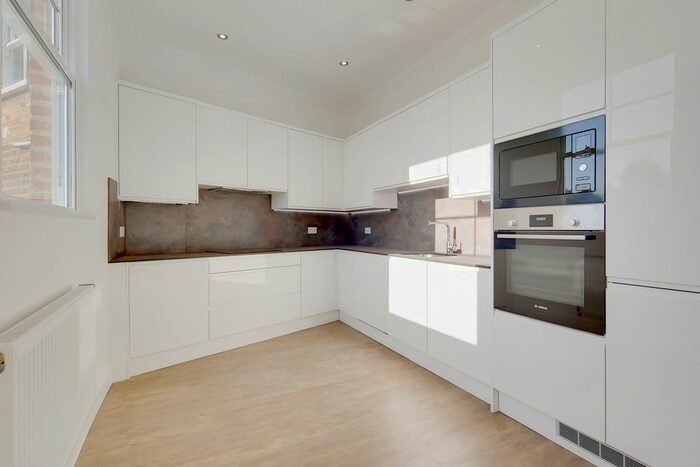 2 Bedroom Flat To Rent In Hornsey Rise Gardens, London, N19