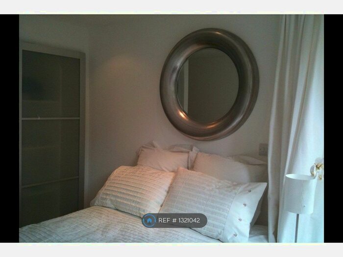 1 Bedroom Maisonette To Rent In Stockwell Park Crescent, London SW9