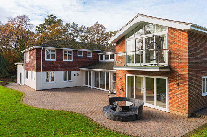 6 Bedroom Detached House For Sale In Forest Lane, Hightown Hill, Ringwood, BH24