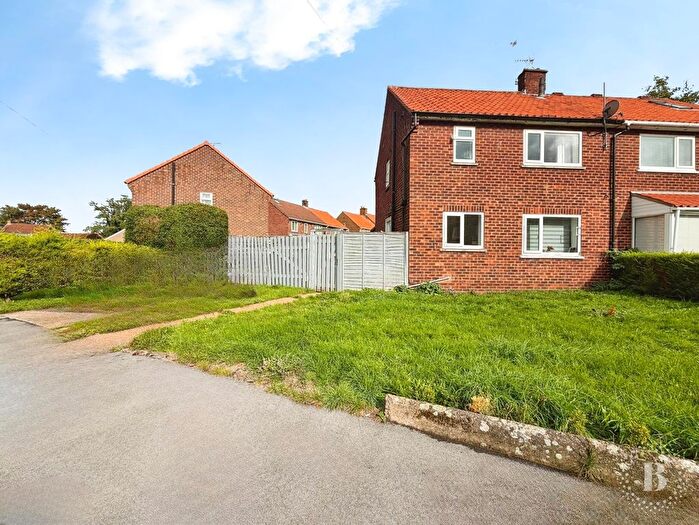 2 Bedroom Semi-Detached House To Rent In Burns Road, Dinnington, Sheffield, S25