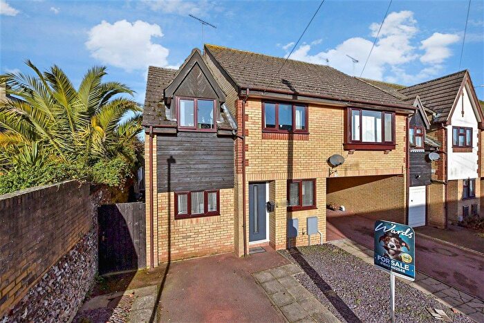 4 Bedroom End Terrace House For Sale In Livingstone Road, Broadstairs, Kent, CT10