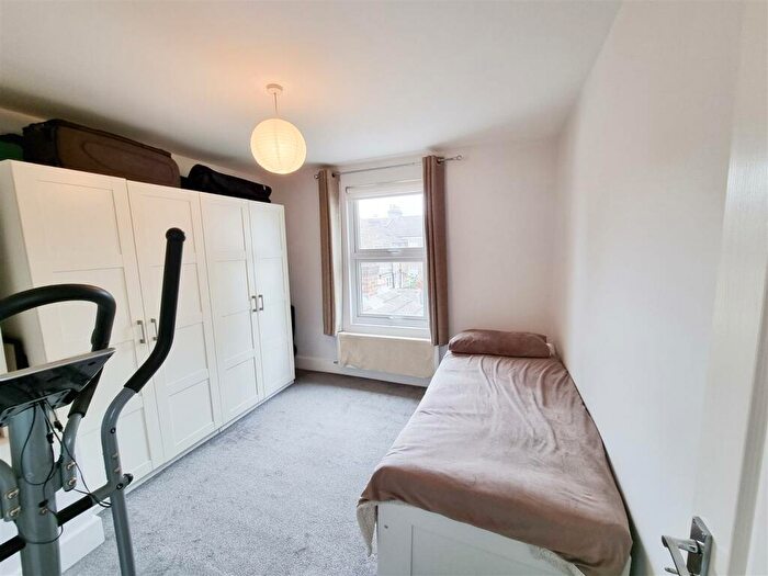 2 Bedroom End Of Terrace House To Rent In Cranmer Road, Croydon, CR0