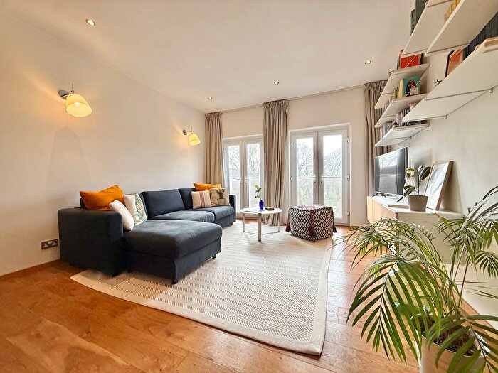 1 Bedroom Flat For Sale In Prince Of Orange Court, SE16