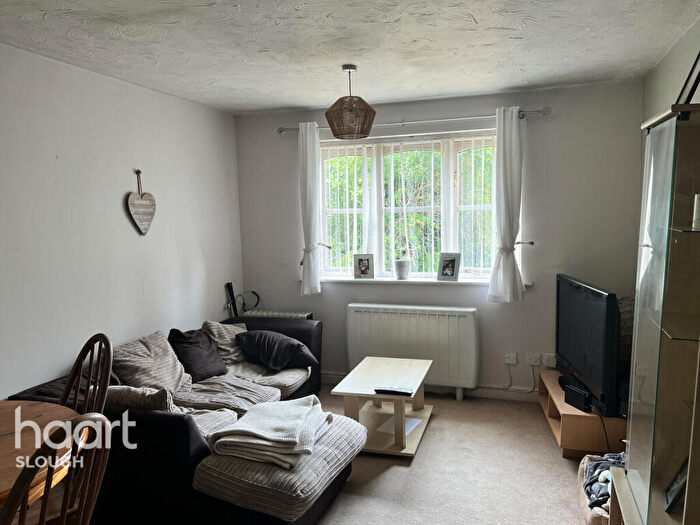 2 Bedroom Apartment For Sale In Coalmans Way, Slough, SL1