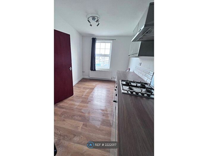 2 Bedroom Flat To Rent In Station Lane, Hornchurch, RM12