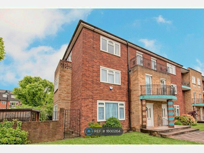 3 Bedroom Maisonette To Rent In Mall Court, London, W5