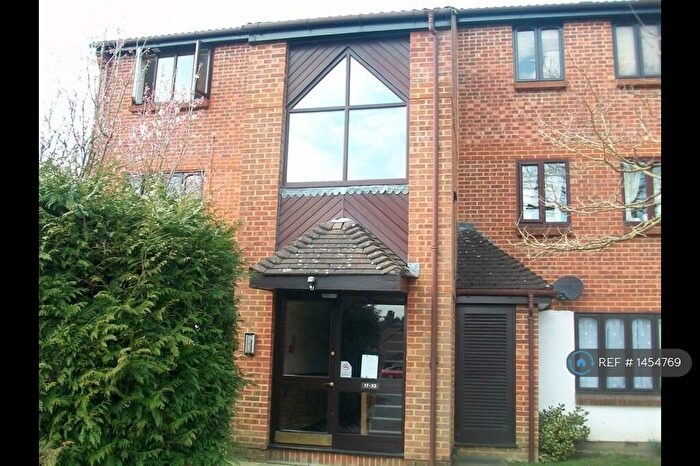 1 Bedroom Flat To Rent In Kilmington Close, Bracknell, RG12