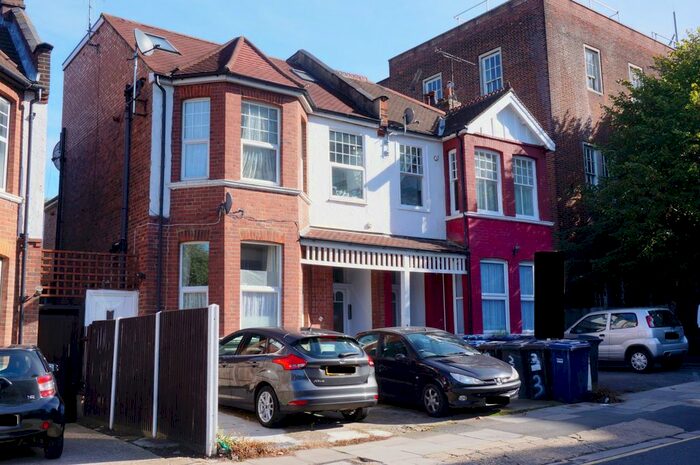 1 Bedroom Flat To Rent In Dollis Park, London, N3