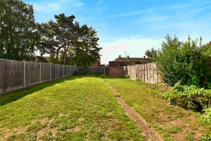 4 Bedroom Terraced House To Rent In Cedar Way, Guildford, Surrey, GU1