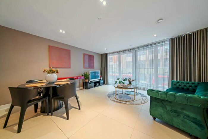 2 Bedroom Flat To Rent In Bezier Apartments, City Road, EC1Y