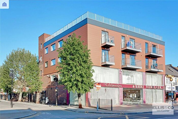 2 Bedroom Apartment To Rent In - Ealing Road, Wembley, HA0