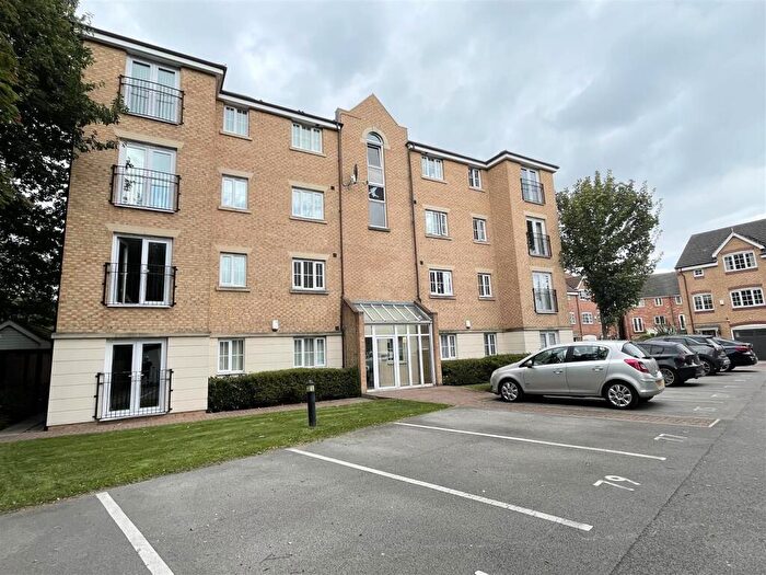 2 Bedroom Flat To Rent In Primrose Place, Bessacarr, Doncaster, DN4