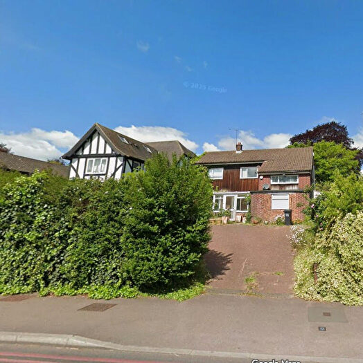 4 Bedroom Detached House For Sale In Brighton Road Purley, CR8