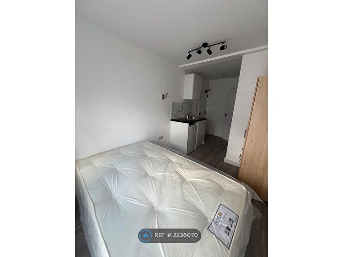 Studio To Rent In Carmelite Road, Harrow, HA3