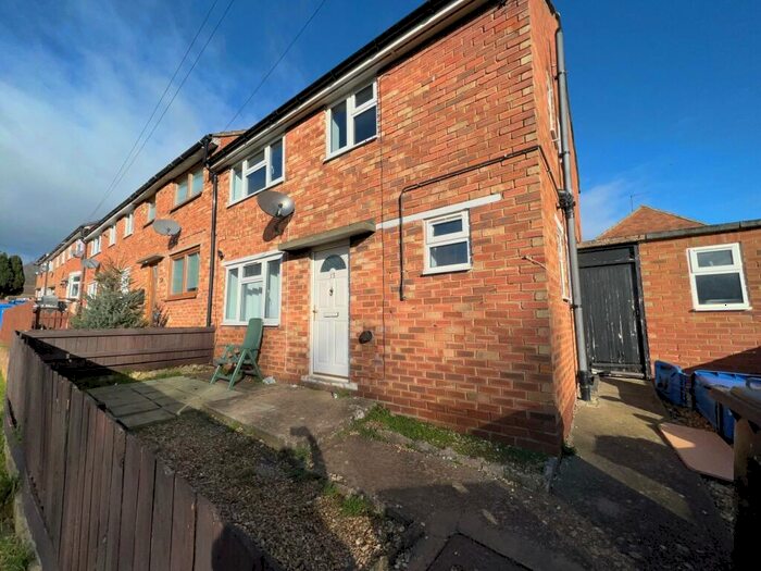 3 Bedroom House To Rent In Marion Square, Kettering, NN16