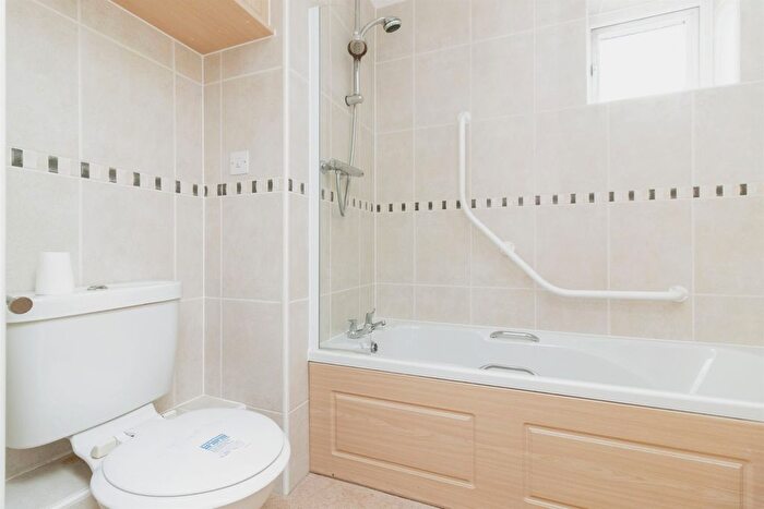 1 Bedroom Flat For Sale In Fisher Street, Paignton, TQ4