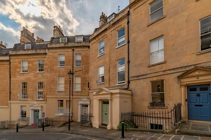 1 Bedroom Apartment To Rent In Park Street, BA1