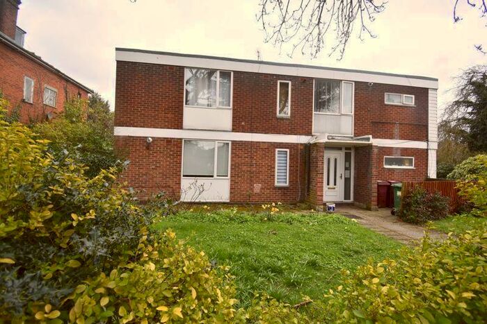 2 Bedroom Flat To Rent In A Hamilton Road, Reading, RG1