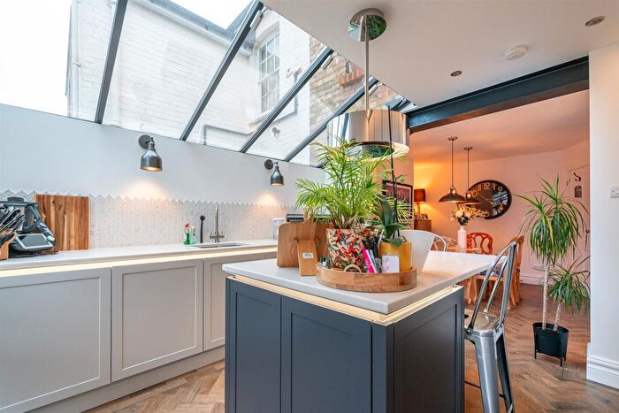 3 Bedroom Terraced House For Sale In Inkerman Road, St.Albans, AL1