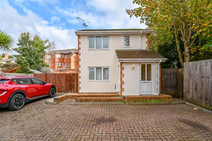 2 Bedroom Detached House For Sale In Jenner Court, Barry, CF63