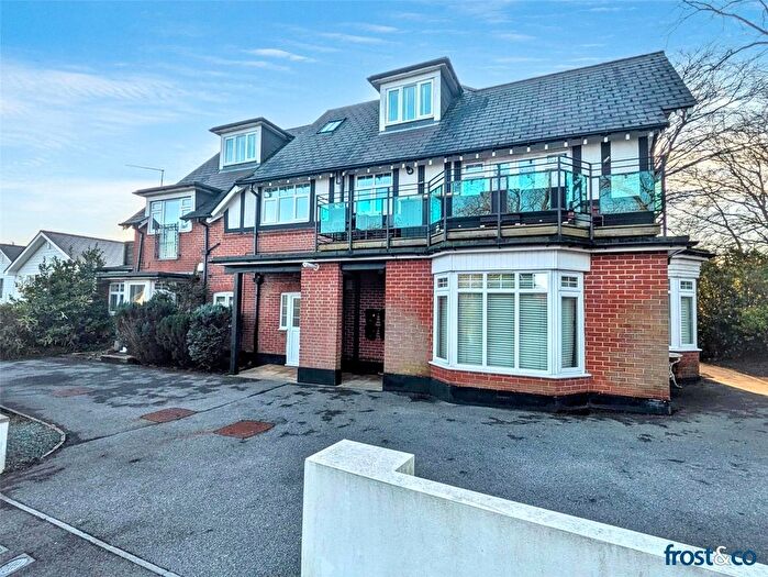 2 Bedroom Flat For Sale In Sandecotes Road, Lower Parkstone, Poole, Dorset, BH14