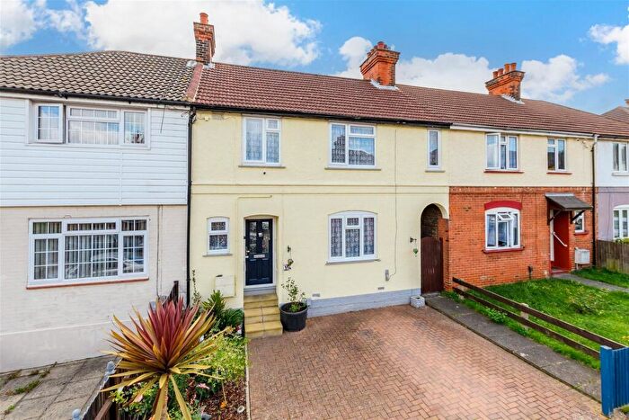 3 Bedroom End Of Terrace House For Sale In Buller Road, Chatham, Kent, ME4