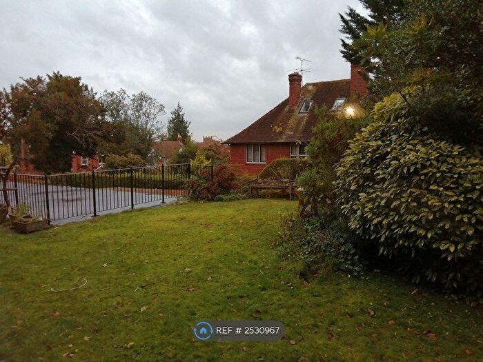 2 Bedroom Flat To Rent In Harvey Road, Guildford, GU1