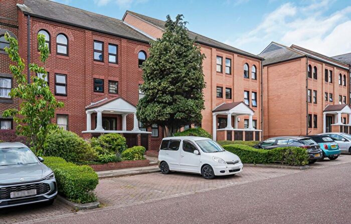 1 Bedroom Flat For Sale In Southchurch Avenue, Southend-On-Sea, SS1