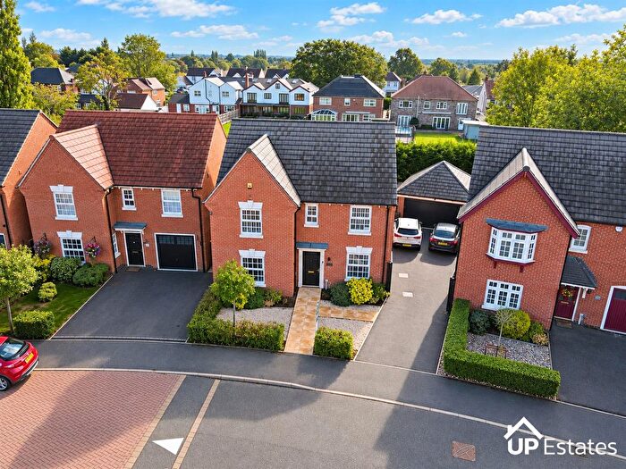 4 Bedroom Detached House For Sale In Sunburst Drive, Nuneaton, CV11