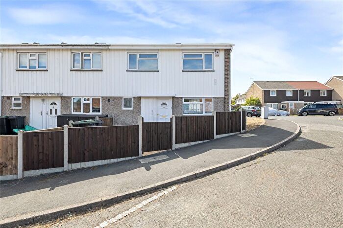3 Bedroom End Terrace House For Sale In Aspen Close, Swanley, Kent, BR8