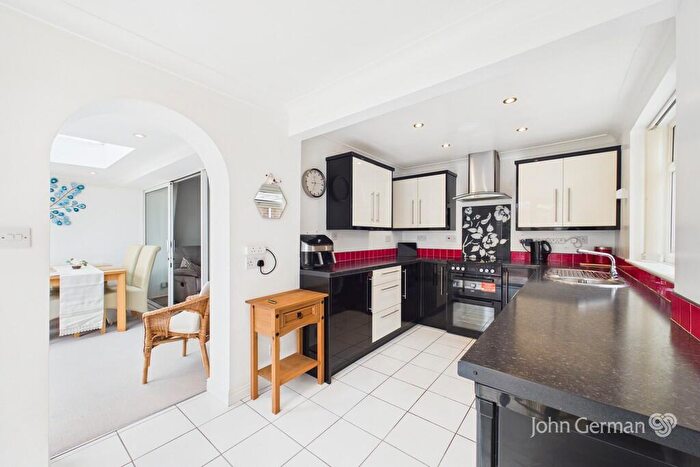 3 Bedroom Semi-Detached House For Sale In Bladon View, Stretton, DE13