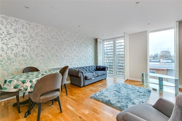 2 Bedroom Flat To Rent In Island Apartments, Coleman Fields, N1