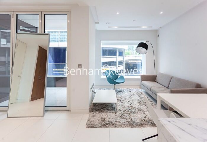 1 Bedroom Flat To Rent In Sugar Quay, Water Lane, Tower Bridge, City, EC3R