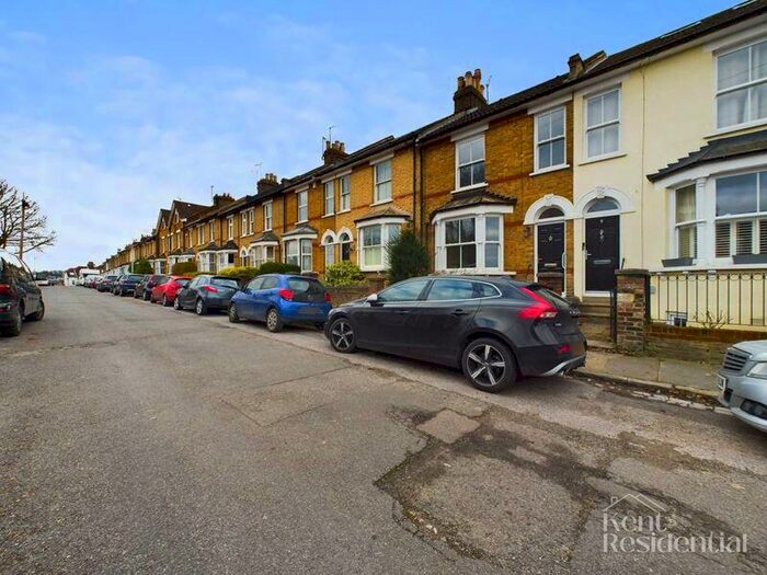 2 Bedroom Terraced House To Rent In Gordon Terrace, Rochester, ME1
