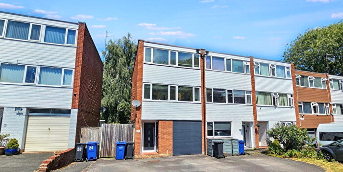 3 Bedroom End Of Terrace House For Sale In Holly Grove, Stourbridge, DY8