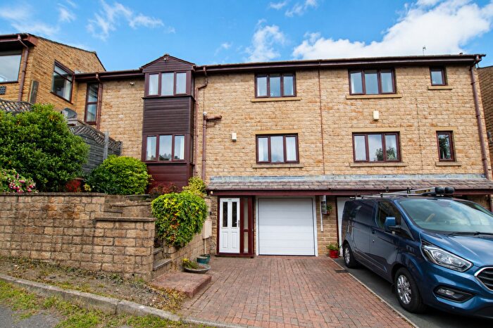 2 Bedroom Apartment For Sale In Mons Road, Todmorden, OL14