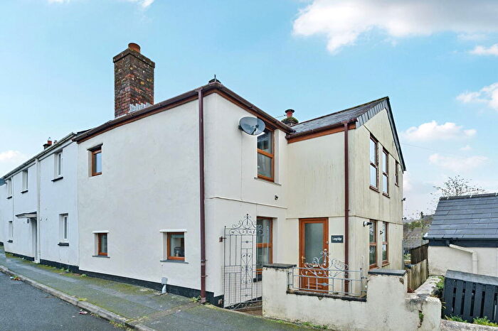 3 Bedroom End Of Terrace House For Sale In Zaggy Lane, Callington, PL17